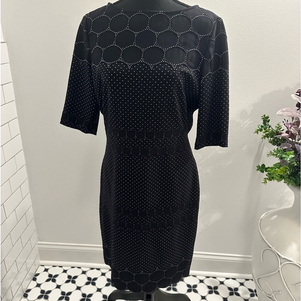 Julia Jordon  Navy and White circles and dots, size 10.